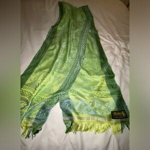 Boru scarf